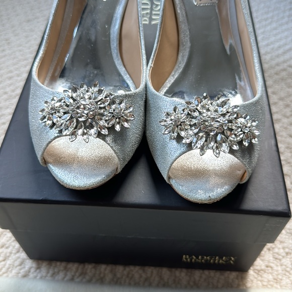 Badgley Mischka Nakita II Kitten Heel Peep Toe Pumps (Silver) - Picture 9 of 10